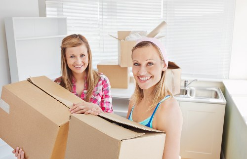 Advantages of using a man with van for storage in Bermondsey
